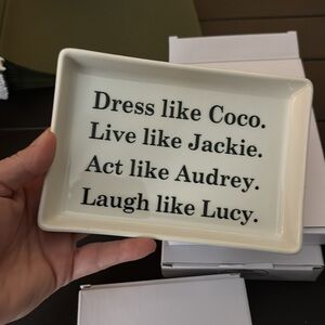 🆕Gift Idea! Beautiful White Ceramic Tray for Entry Table All Season Fashionista